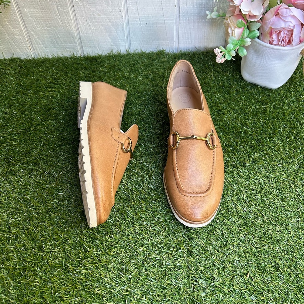PAUL GREEN
Shay Bit Loafer In Cuoio
Leather/tan
$429 NEW women UK 3.5 US 6 - Picture 13 of 17